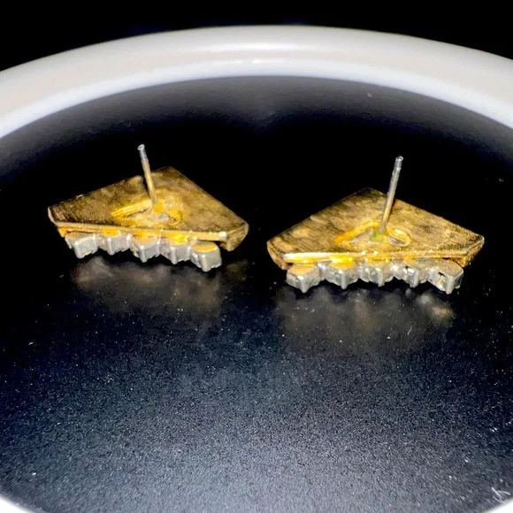 Real gold earrings studs, triangle pyramid design - Picture 8 of 8